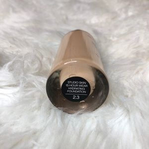 Smashbox Makeup - NWT Smashbox Studio Skin Foundation Smashbox Makeup - NWT Smashbox Studio Skin Foundation